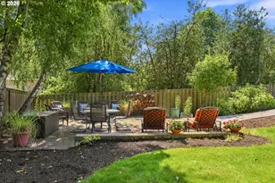 17190 Robb Pl, Lake Oswego, OR 97034 - Photo 2