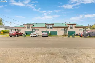 1170 N Baxter St, Coquille, OR 97423 - Photo 2