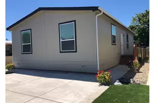 1025 S 6th, Harrisburg, OR 97446 - Photo 2