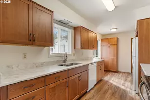 910 SE 214th Ave, Gresham, OR 97030 - Photo 10