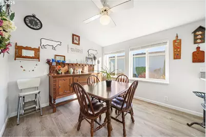 133 Village Dr, Cottage Grove, OR 97424 - Photo 12