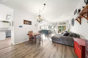 133 Village Dr, Cottage Grove, OR 97424 - Photo 8