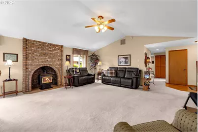 315 NW 10th St, Battle Ground, WA 98604 - Photo 16