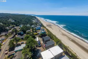 873 SW 8th St, Lincoln City, OR 97367 - Photo 10