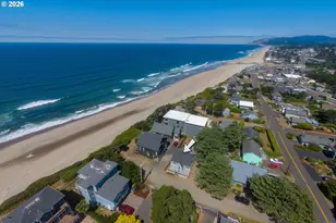 873 SW 8th St, Lincoln City, OR 97367 - Photo 8