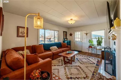 757 S Bridge St, Prairie City, OR 97869 - Photo 2