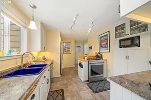 580 S Columbia St, Seaside, OR 97138 - Photo 12