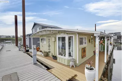 1817 N Jantzen Ave, Portland, OR 97217 - Photo 1