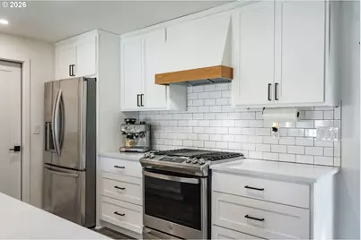 2140 SW Huntington Ave, Portland, OR 97225 - Photo 14