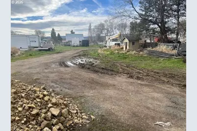 9 Dozer Dr, Dallesport, WA 98617 - Photo 2