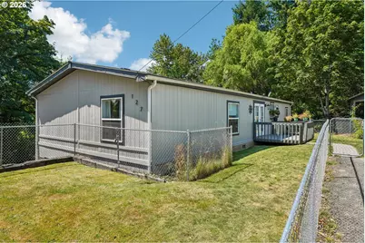 127 Pioneer Ave NE, Castle Rock, WA 98611 - Photo 1
