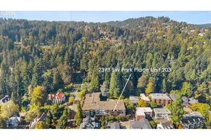 2393 SW Park Pl, Portland, OR 97205 - Photo 42