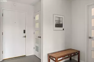 2393 SW Park Pl, Portland, OR 97205 - Photo 22