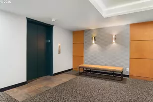 2393 SW Park Pl, Portland, OR 97205 - Photo 30