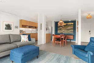 2393 SW Park Pl, Portland, OR 97205 - Photo 14