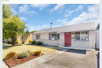 1669 Hayes St, North Bend, OR 97459 - Photo 1