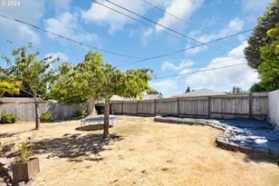 1669 Hayes St, North Bend, OR 97459 - Photo 20