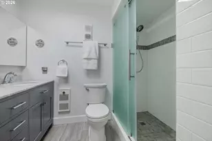 200 Oswego Summit, Lake Oswego, OR 97035 - Photo 18