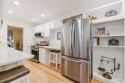 200 Oswego Summit, Lake Oswego, OR 97035 - Photo 8