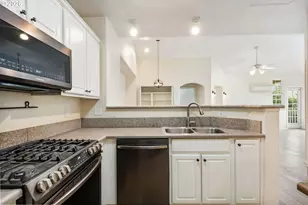 4650 Summerlinn Way, West Linn, OR 97068 - Photo 16
