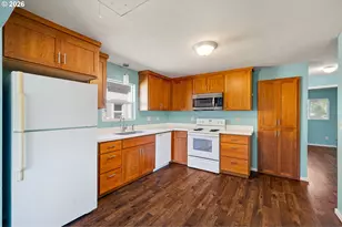 628 G St, Springfield, OR 97477 - Photo 10