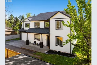 11122 SE Melania Ct, Portland, OR 97266 - Photo 2