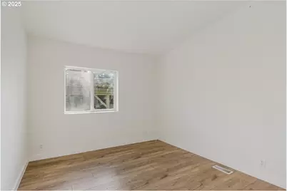 12323 SE Holgate Blvd #6, Portland, OR 97236 - Photo 20