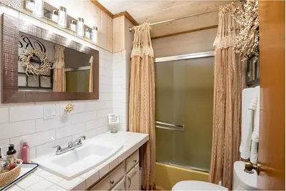 93200 Evergreen Rd, Astoria, OR 97103 - Photo 20