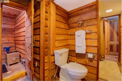 93200 Evergreen Rd, Astoria, OR 97103 - Photo 32