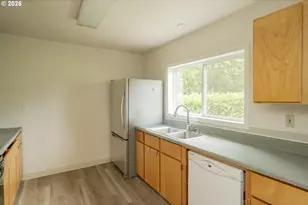 6617 SE 85th Ave, Portland, OR 97266 - Photo 8