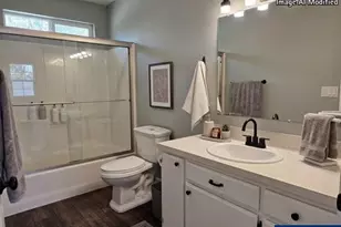 302 Jersey St, Silverton, OR 97381 - Photo 8