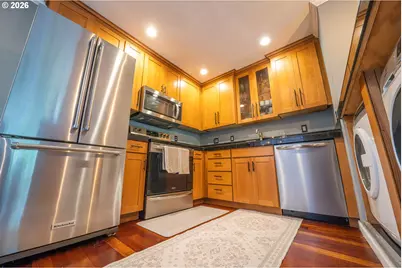 2136 SE Hawthorne Blvd #10, Portland, OR 97214 - Photo 14