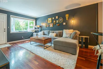 2136 SE Hawthorne Blvd #10, Portland, OR 97214 - Photo 8