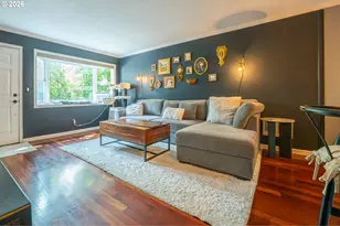 2136 SE Hawthorne Blvd, Portland, OR 97214 - Photo 8