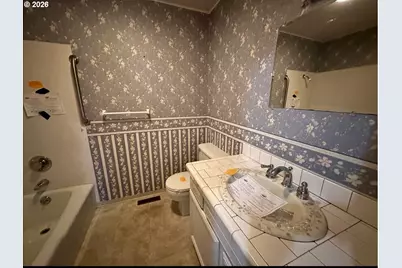 2691 14th St, North Bend, OR 97459 - Photo 16