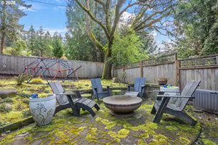 2400 SW Richardson St, Portland, OR 97239 - Photo 42