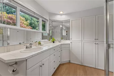 2400 SW Richardson St, Portland, OR 97239 - Photo 22