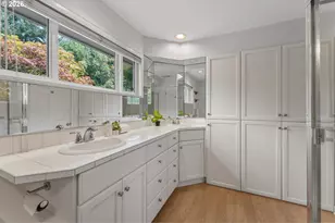 2400 SW Richardson St, Portland, OR 97239 - Photo 22