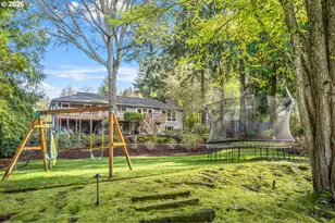 2400 SW Richardson St, Portland, OR 97239 - Photo 44