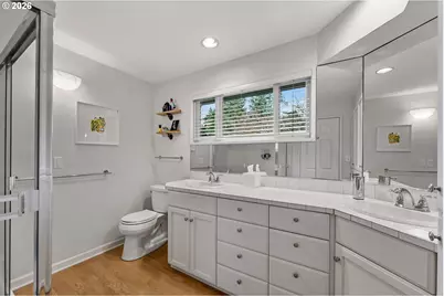 2400 SW Richardson St, Portland, OR 97239 - Photo 20