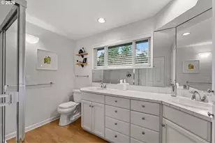 2400 SW Richardson St, Portland, OR 97239 - Photo 20