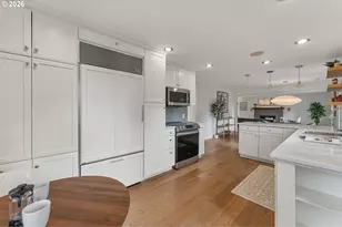 2400 SW Richardson St, Portland, OR 97239 - Photo 12