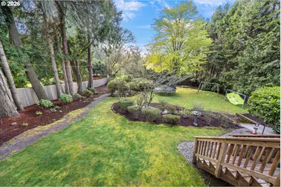 2400 SW Richardson St, Portland, OR 97239 - Photo 36