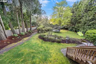 2400 SW Richardson St, Portland, OR 97239 - Photo 36