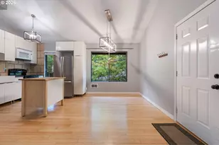 7556 SW Barnes Rd, Portland, OR 97225 - Photo 8