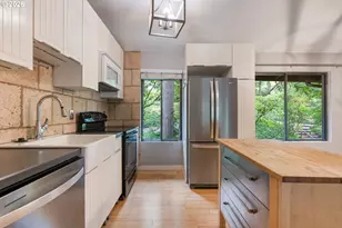 7556 SW Barnes Rd, Portland, OR 97225 - Photo 12