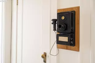 2083 NW Johnson St, Portland, OR 97209 - Photo 12