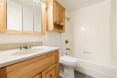 129 NE 39th Ave, Hillsboro, OR 97124 - Photo 24