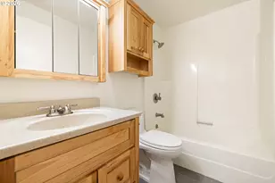 129 NE 39th Ave, Hillsboro, OR 97124 - Photo 24
