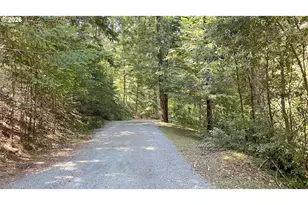 252 Hamilton Heights Ln, Glendale, OR 97442 - Photo 4